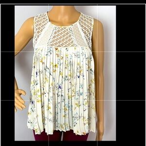 Taylor & Sage Floral Sleeveless Blouse with Lace Neckline – Size XS